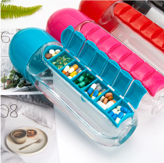DRINKING BOTTLE WITH PILL ORGANIZER