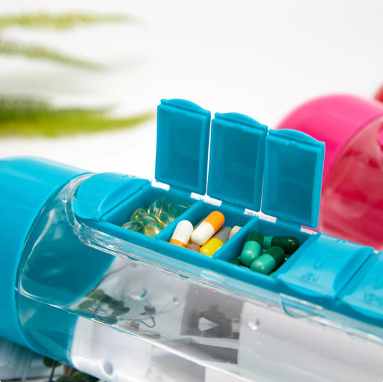 DRINKING BOTTLE WITH PILL ORGANIZER
