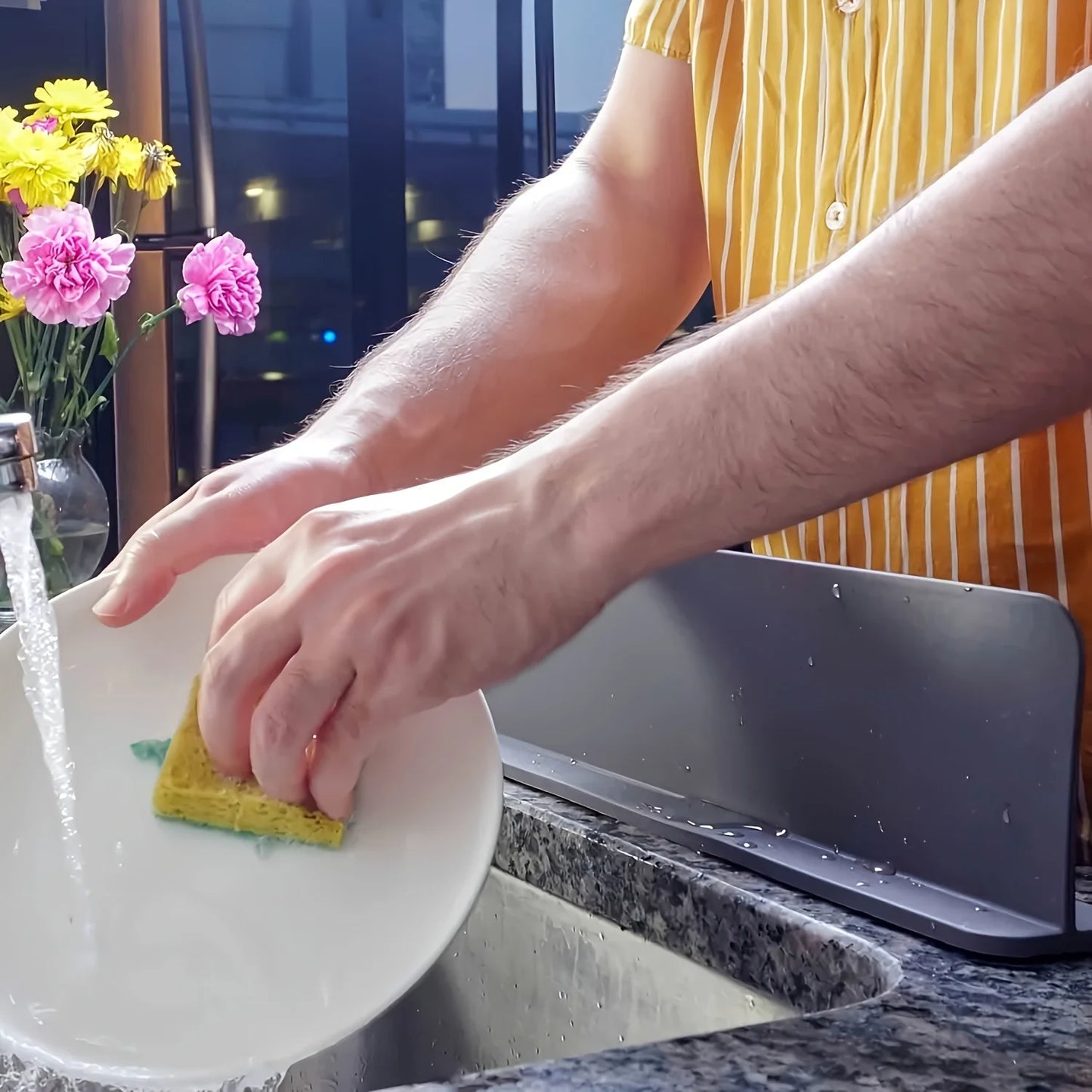 Silicone sink splash guard
